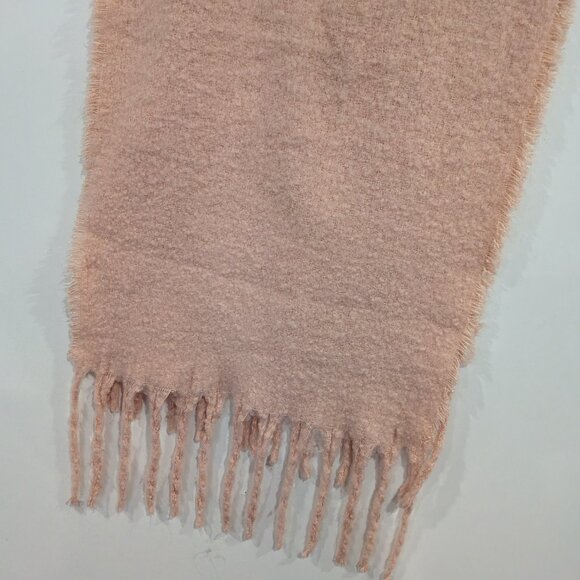 Ardene Blanket Scarf with Tassles Blush Pink One Size - Picture 2 of 3